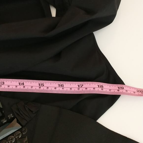 BCBGMAXAZRIA Top Women's Size S Black Sleeveless Ruffle Collar Belted - Picture 11 of 11